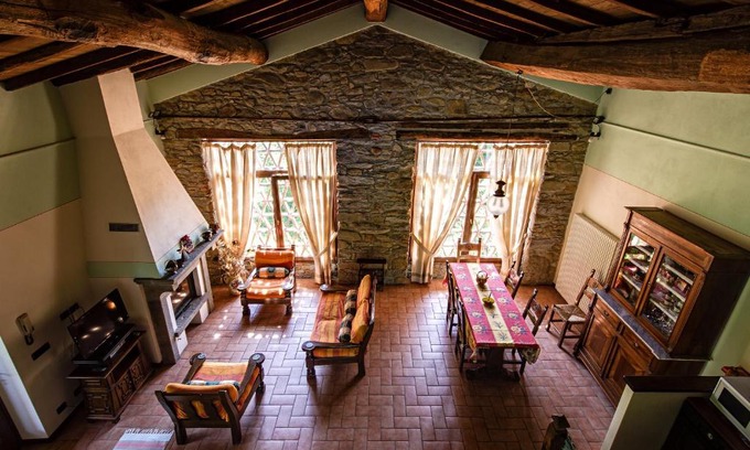 Castelnuovo di Garfagnana House | Il Nido - Private villa with pool and jacuzzi
