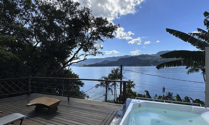 Cambaquara Ski Chalet | Ilhabela: refúgio na natureza c/vista espetacular