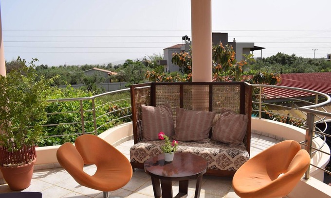 Perivolia Villa | ILIAS VILLA IN CHANIA