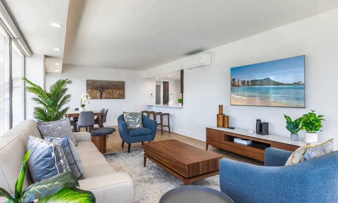 Waikiki Condo | ILIKAI NEWLY RENOVATED OCEAN VIEW ONE FREE PARKING