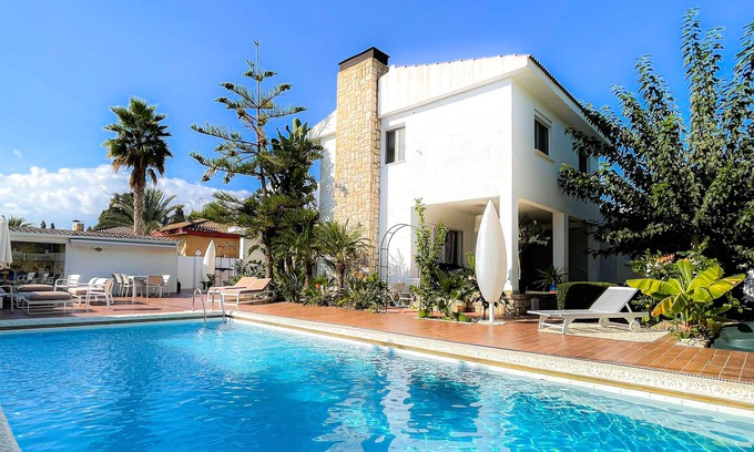 San Vicente del Raspeig Villa | illa Haygón with heated pool, bbq and sauna