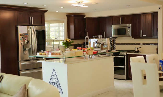 Langford House | Illuminati Guest House