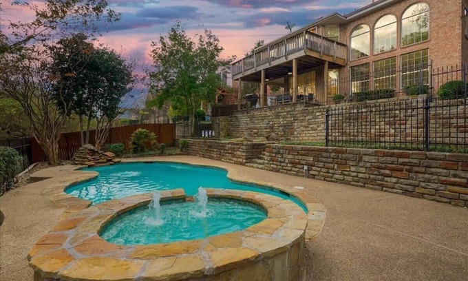 Rowlett House | Illuminous Home, Private Pool, 4 min Walk to Lake