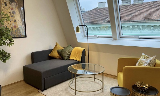 Weißgerber Apartment | Im Pyjama zum Hundertwasserhaus Hüpfen | HG25