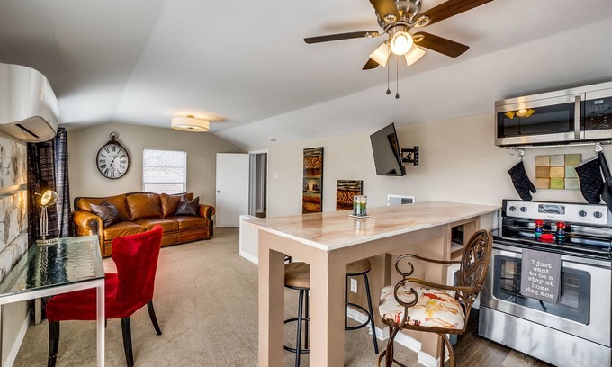 Dallas House | Immaculate 2-Bed in Dallas Close to Everything!