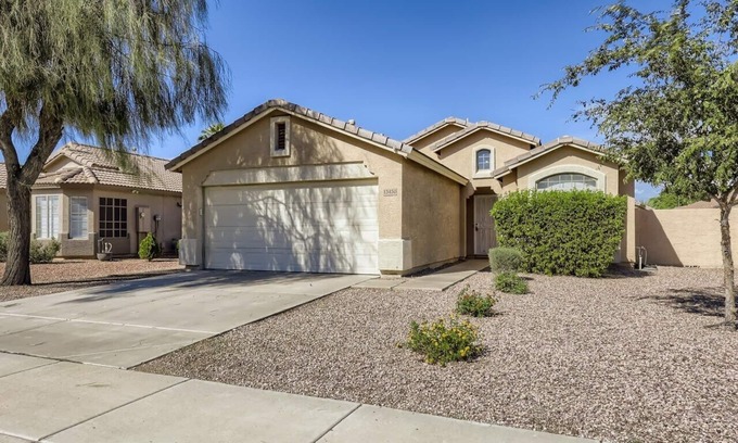 Roseview Condo | Immaculate 3 Bedrooms, 2 Bathrooms Home in beautiful Surprise AZ.