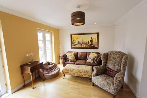 Lee-on-the-Solent House | Immaculate 4BD Family Home in Lee on the Solent