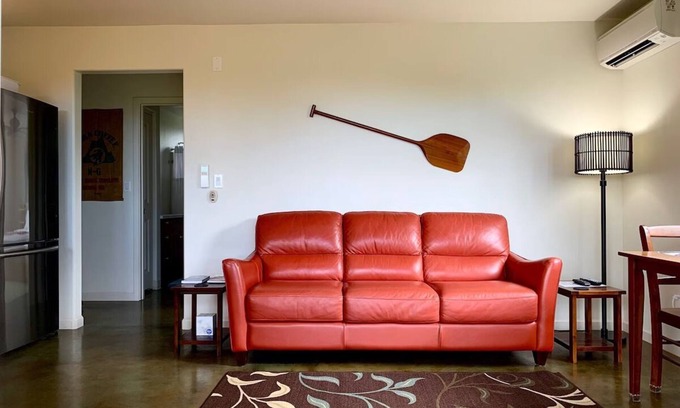 Kailua-Kona Apartment | Immaculate; Air Cond; Ocean/Garden views;GIG WiFi6 S