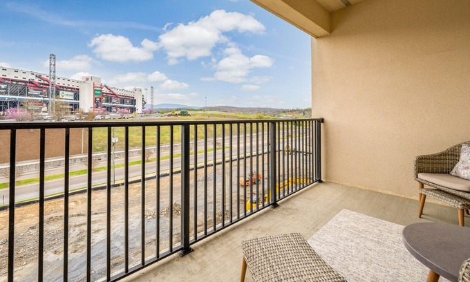 Bluff City Condo | Immaculate condo DIRECTLY across from Bristol Motor Speedway!