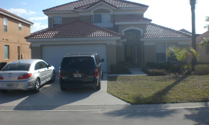 Solana Villa | IMMACULATE FAMILY HOME SLEEPS 10 GATED COMMUNITY SOLANA 20 MINS DISNEY