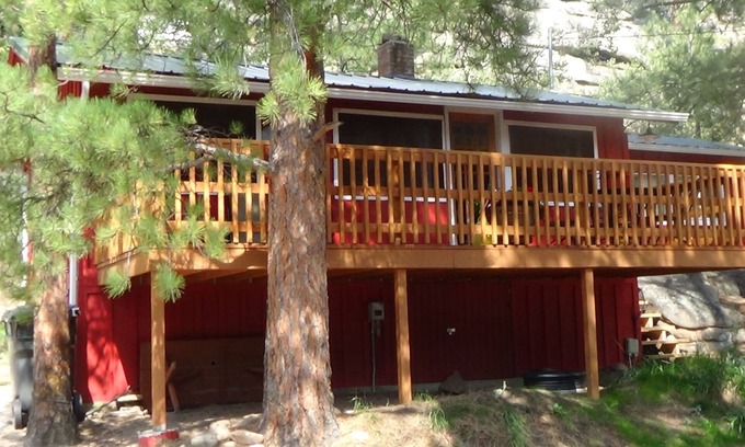 Drake Cottage | Immaculate Seashell River Cabin at Estes Park