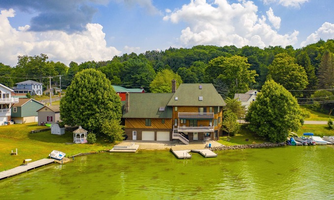Findley Lake House | Immaculate & Spacious Lakefront Home/Intsa: griffinslanding x findley lake
