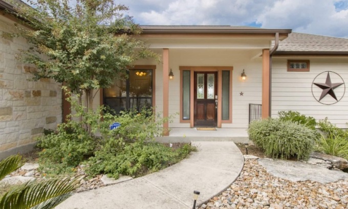 Canyon Lake House | Immaculate ten Brink House In Canyon Lake