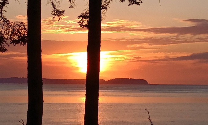 Coupeville House | Immaculate waterfront property with westerly views of Olympics & Puget Sound