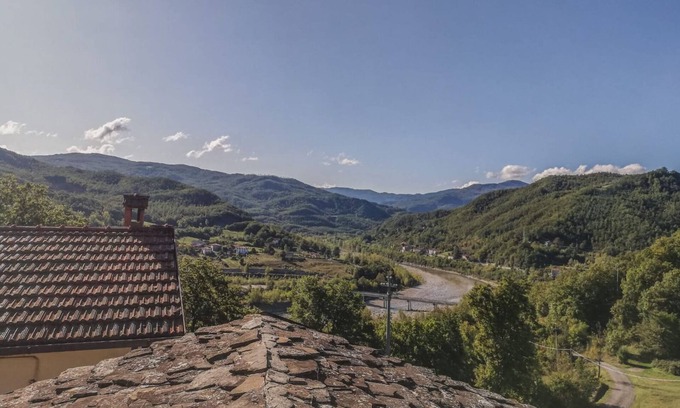 Valmozzola House | Immersed in nature
