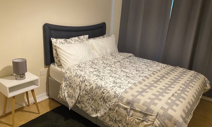 Thamesmead Apartment | Impeccable 2-Bed Apartment in London