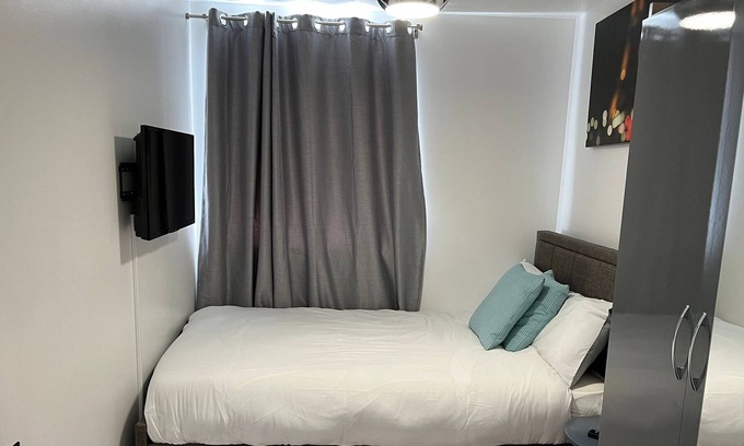 Erith Apartment | Impeccable 2-Bed Apartment in Erith