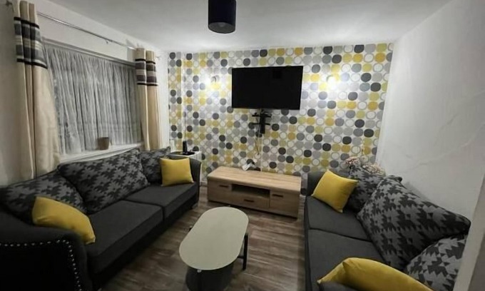 Seisdon House | Impeccable 2-Bed House Near City Centre