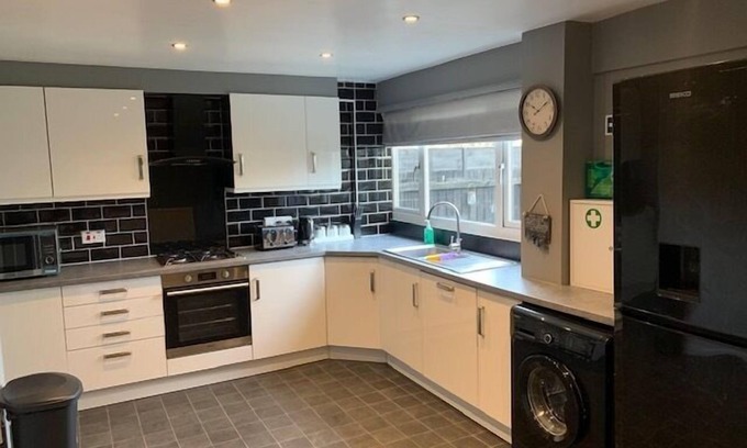 Little Hay House | Impeccable 3-Bed House in Birmingham