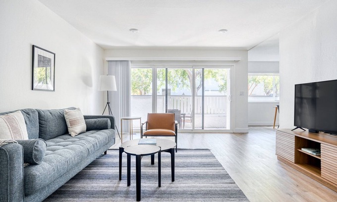 Cupertino Apartment | Impeccable Cupertino 2BR, w/Gym, Pool, W/D, walk to Apple, by Blueground