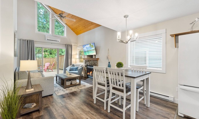Regional District of Nanaimo Cottage | Impeccable Oceanside Village Retreat!