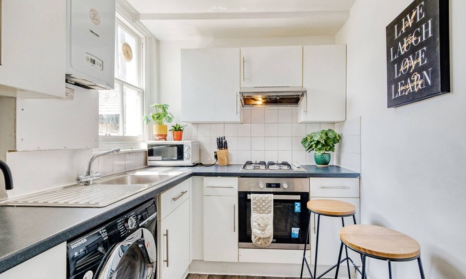 Sands End Apartment | Imperial Wharf