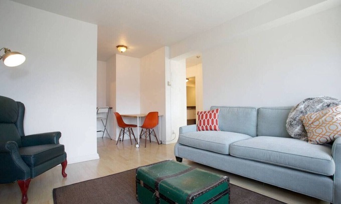 Milton Park Apartment | Impossibly Cool Downtown Flat
