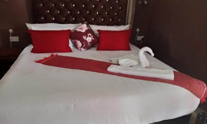 Kazungula House | Impovu Guest House