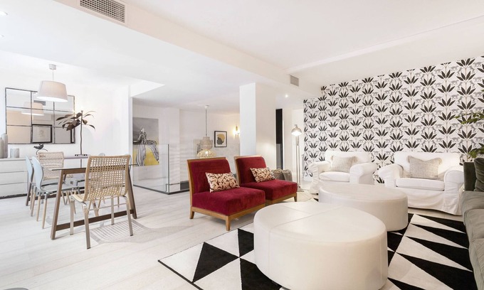 Salamanca Apartment | Impressive 3 bedroom duplex with parking. Francisco Silvela