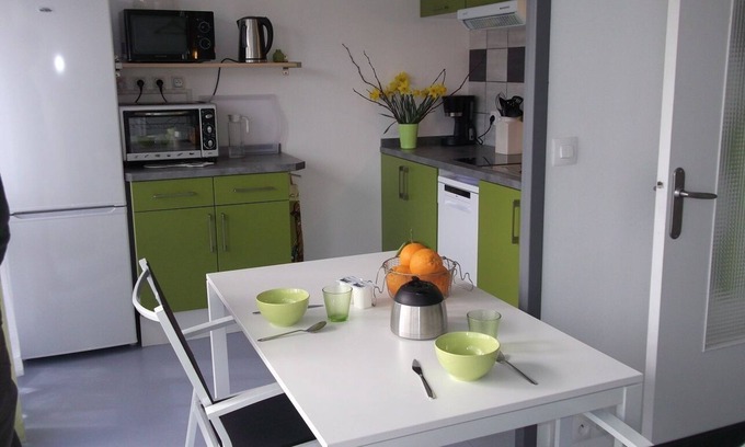 Clermont-Ferrand Apartment | In a quiet area, very nice F1 28m2, parking, WI-FI, ideal for spa treatments, internships.