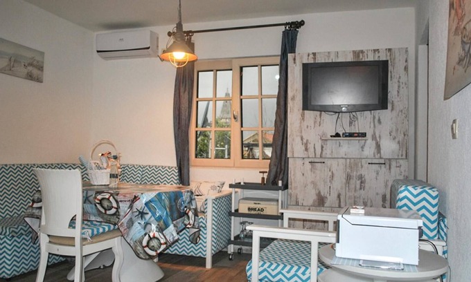 Perast House | In a stone house in the heart of the charming town of Perast are located these two studio apartments