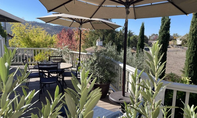 Skyhawk Commmunity Cottage | In an Upscale Neighborhood, Stunning sunset views!