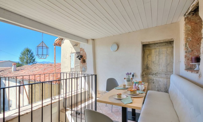 Clavesana Apartment | In Bocca Al Lupo Flat 2, Clavesana, Italy