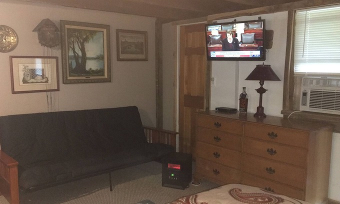 Cooperstown House | In Cooperstown this attached cabin on our summer home “screams, country living!
