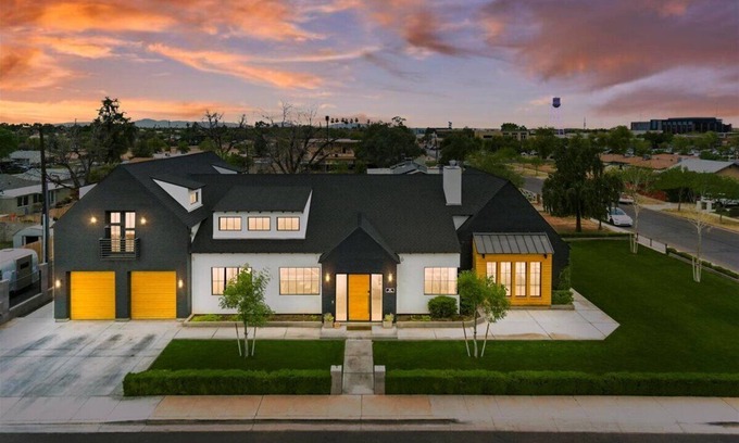 Gilbert House | IN DT Gilbert - 4500 Sqft Luxury Estate w/Casita