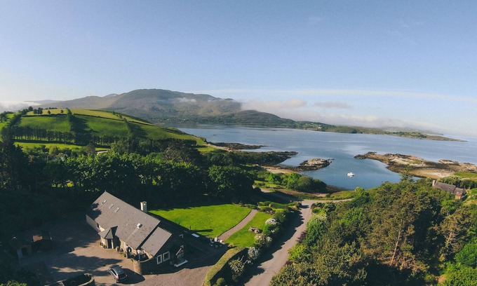 Lauragh House | IN?EAR SCÉINE., family friendly in Tuosist, County Kerry