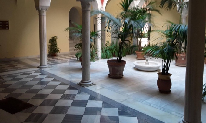 La Florida House | In front of house pilatos