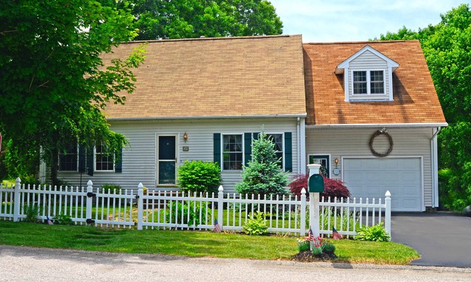 North Kingstown House | IN-GROUND POOL, Close to Beach/Vineyards, Wickford, Newport & Narragansett