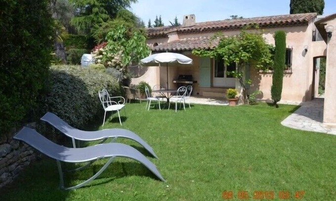 Mougins House | In Mougins, detached rental in property for 2 people