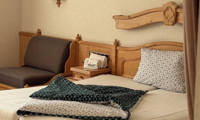 Zweifall Apartment | In & Out boarding house comfort room