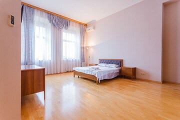 Lypky Apartment | 🌏💛💙🇺🇦 in Pechers'kyi district