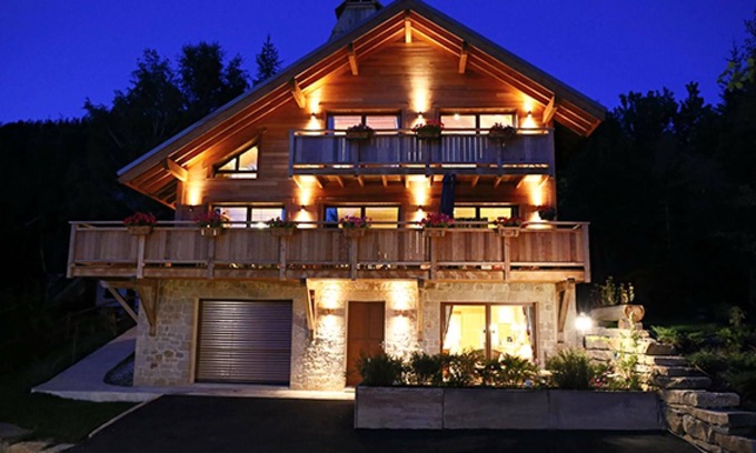 Allos Ski Chalet | In recent chalet Independent garden level 50 m2, south-facing terrace Private parking