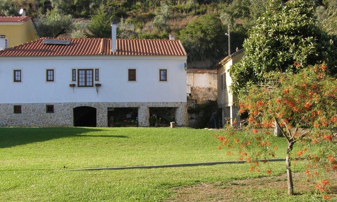Soure Cottage | In the center of Portugal, in nature in a rustic house with garden and river