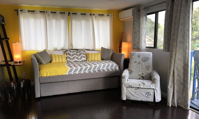 South Pasadena Apartment | In the charming upscale South Pasadena, 10 miles from downtown Los Angeles