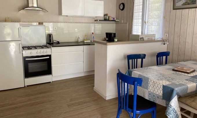 Plouvien House | In the countryside, 8 km from the beaches