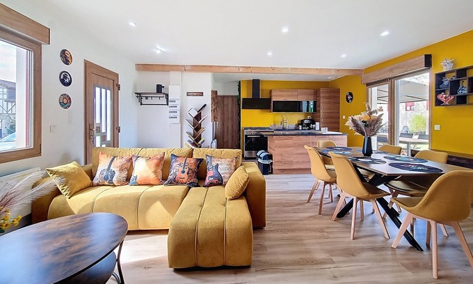 Joncreuil House | In the countryside between Lac du Der and the lakes and forests of the Orient, Le Râle d'eau