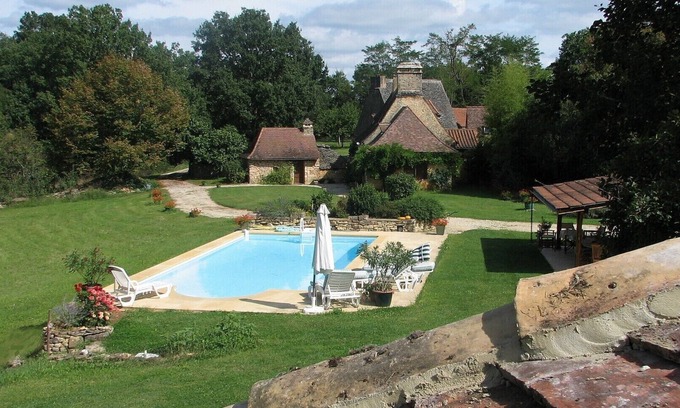 Castels et Bezenac Cottage | In the Dordogne, authentic house in eighteenth private hamlet with pool