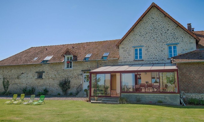 Vauxaillon Bed & Breakfast | IN THE FLOWER GARDEN