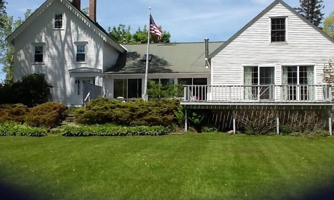Castine House | In The Heart Of Castine, 3 blocks from docks, perfect for family reunions
