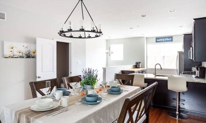 Conshohocken House | In the heart of Conshy, close to hwy & rails. Biking trail & close to Philly.